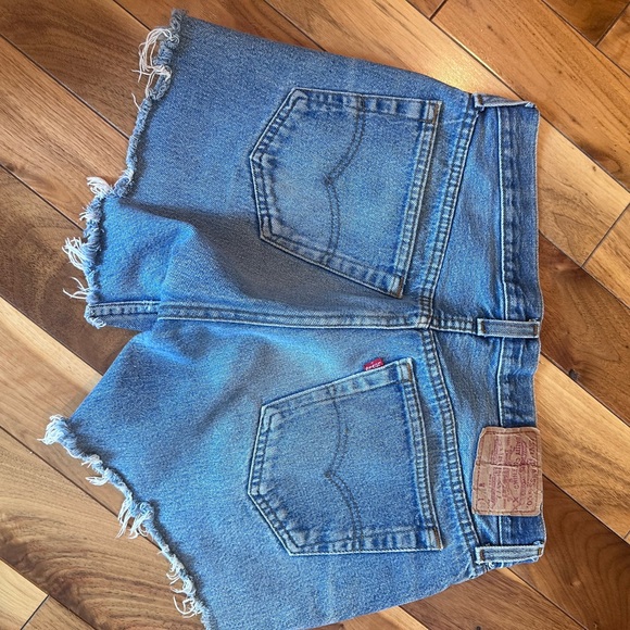 Vintage Levi 501 cutoffs - Picture 2 of 4